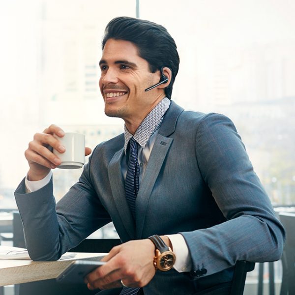 Tech-Nuggets-voyager-5200-man-coffee-600x600.jpg